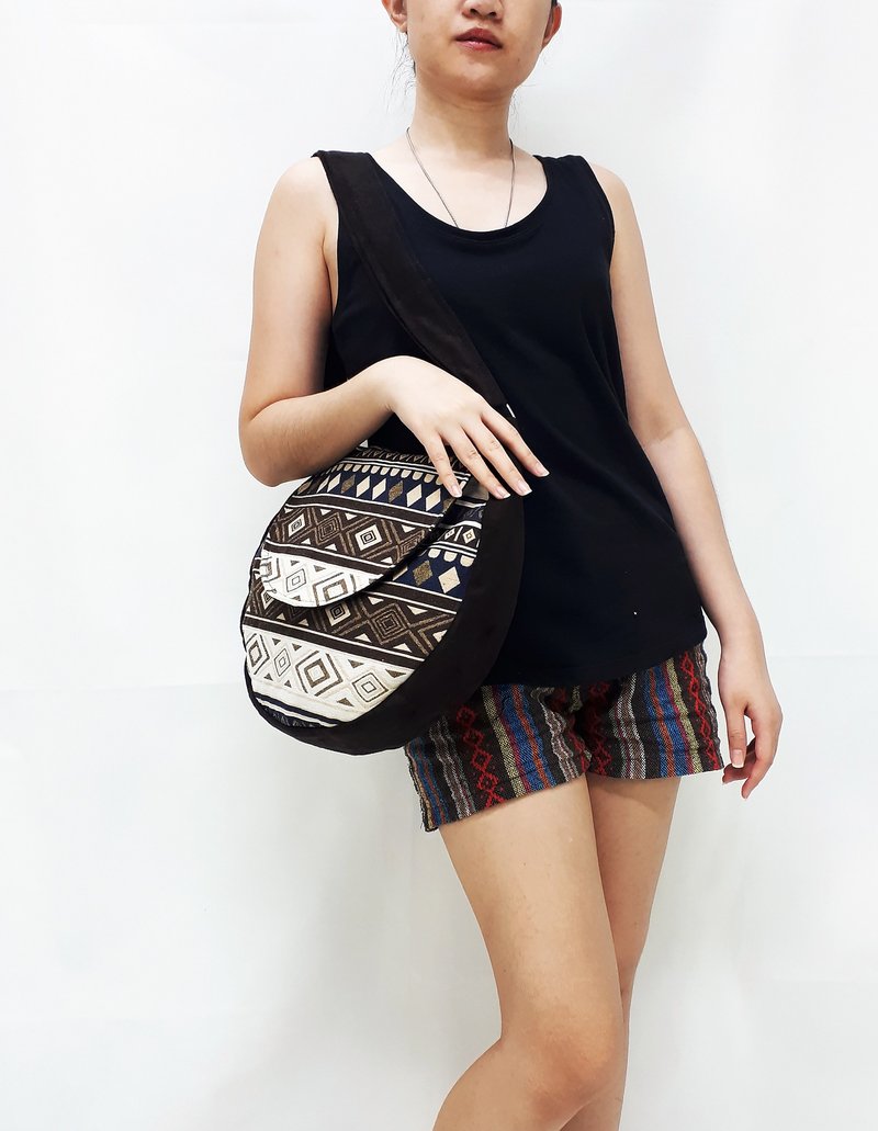 Handmade bag Woven Cotton Bag Women bag Shoulder bag Crossbody Bag Colorful - 其他 - 棉．麻 咖啡色