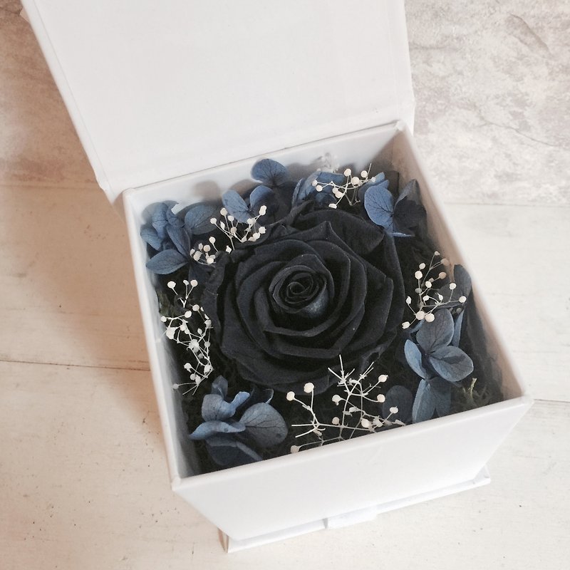 永遠のバラ花箱の新しい色の黒いバラ - ドライフラワー・ブーケ - 寄せ植え・花 