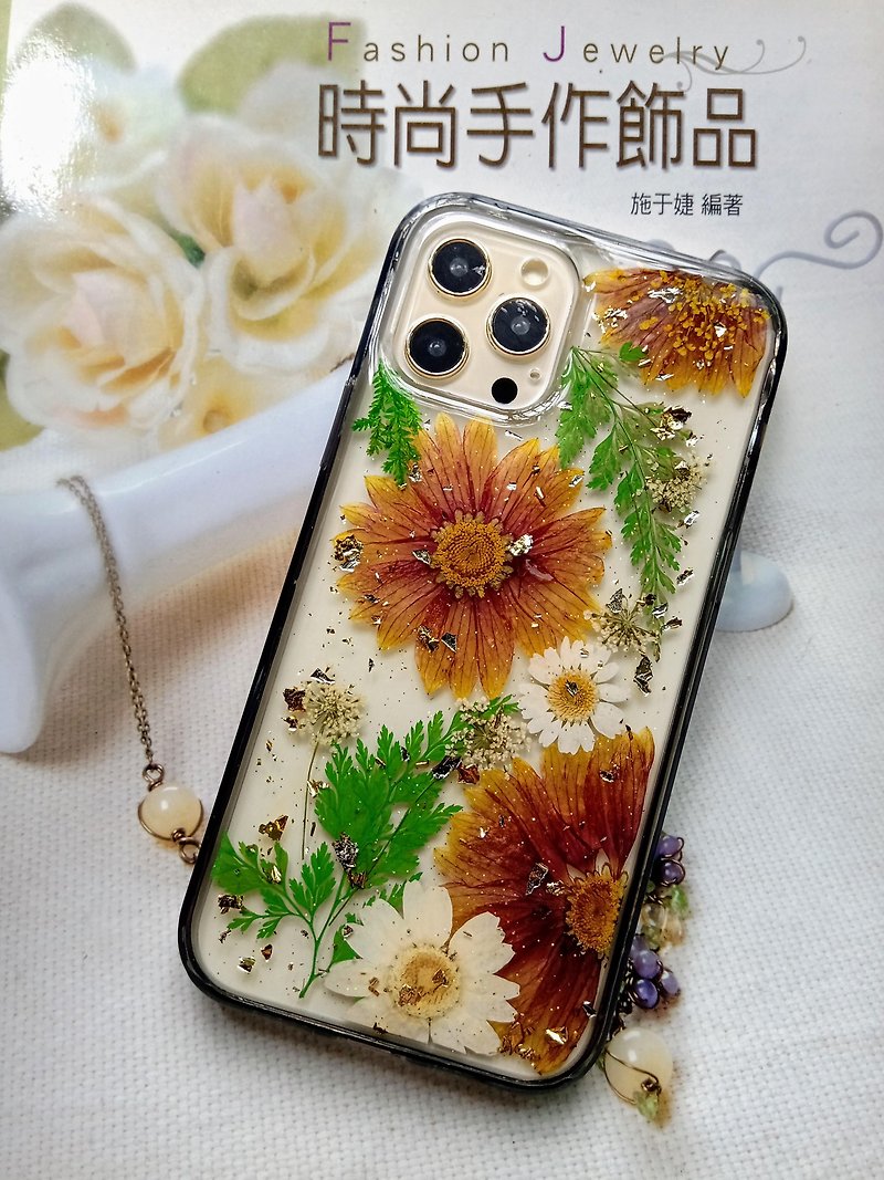 Pressed flowers phone case | iPhone 12 | iPhone 12 PRO | Gift for Her - Phone Cases - Plastic Multicolor