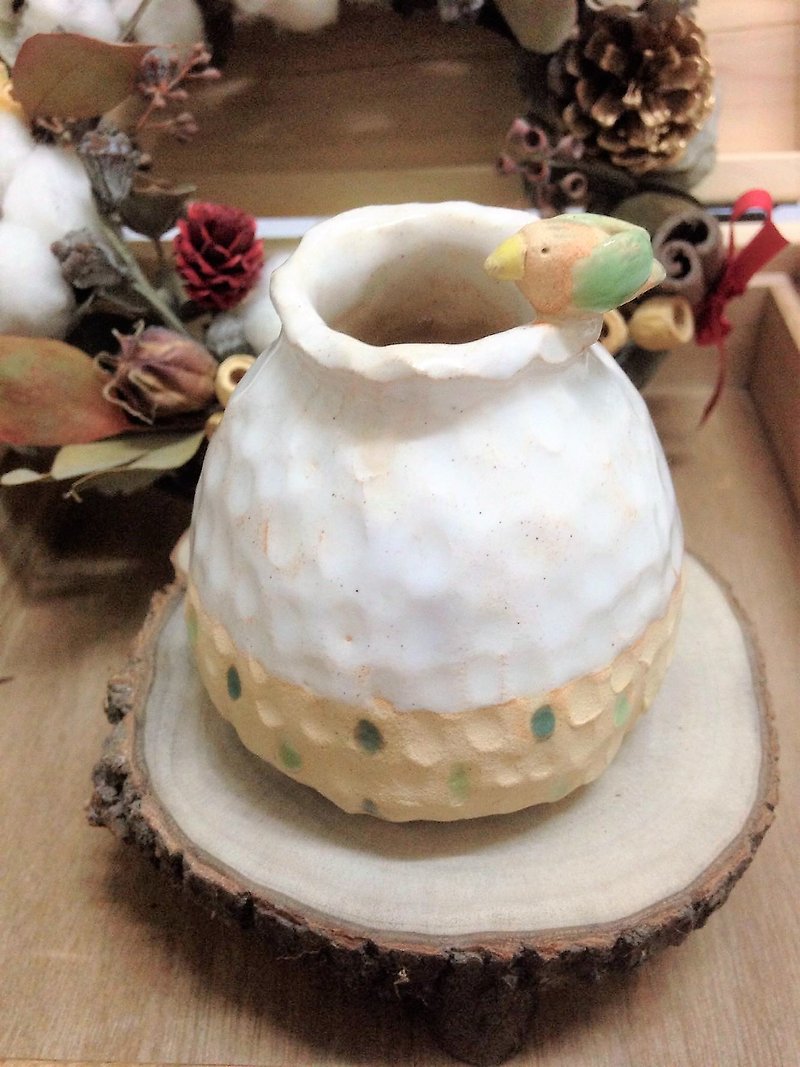Blue Bird - Honeycomb Embossed Flower - Pottery & Ceramics - Porcelain Multicolor