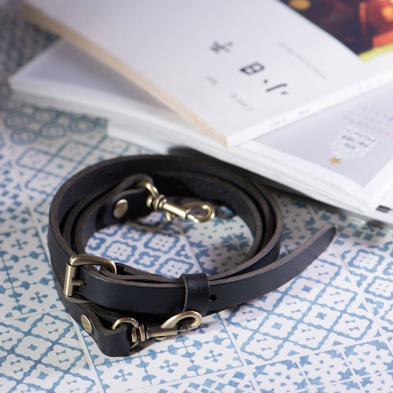 [Wooden mouth gold bag accessories] Adjustable single-layer leather strap [Black] - อื่นๆ - หนังแท้ สีดำ