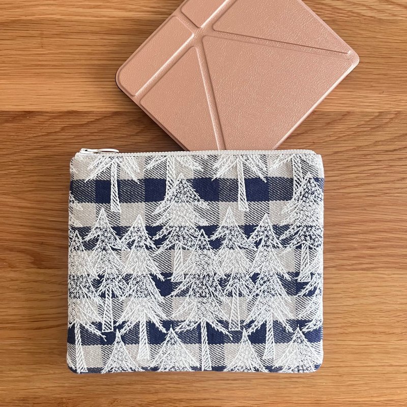 mina perhonen landtheater & choucho ポーチ　森　電子書籍　収納袋　刺繍　リーダー入れ - 電腦包/筆電包 - 棉．麻 藍色