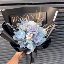 商品名【雫】あいみょん♥ホワイトローズの花束風リース✳ 秋冬フラワーリース 商品名【雫】あいみょん様専用♥ホワイトローズの花束風リース