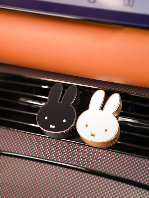 VIPO Gift Store miffy 汽車公仔擺設 - 白色+黑色 兩件套裝
