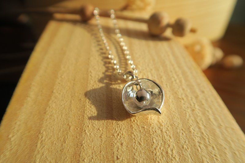 [Handmade Silver Jewelry] Peaceful Sterling Silver Necklace - สร้อยคอ - โลหะ ขาว