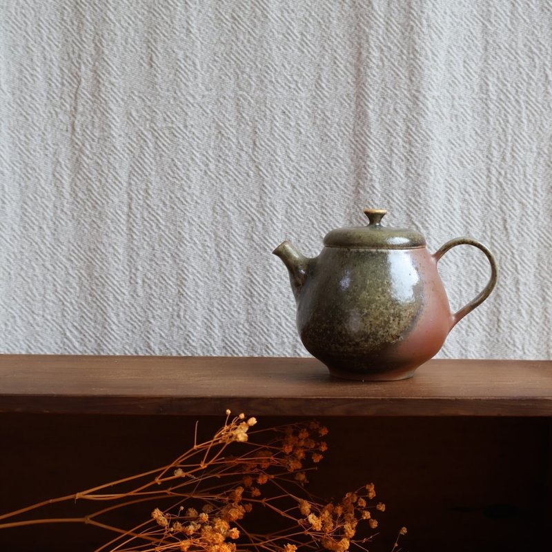 Gold foil two-color wood-fired pottery handmade teapot - Teapots & Teacups - Pottery Brown