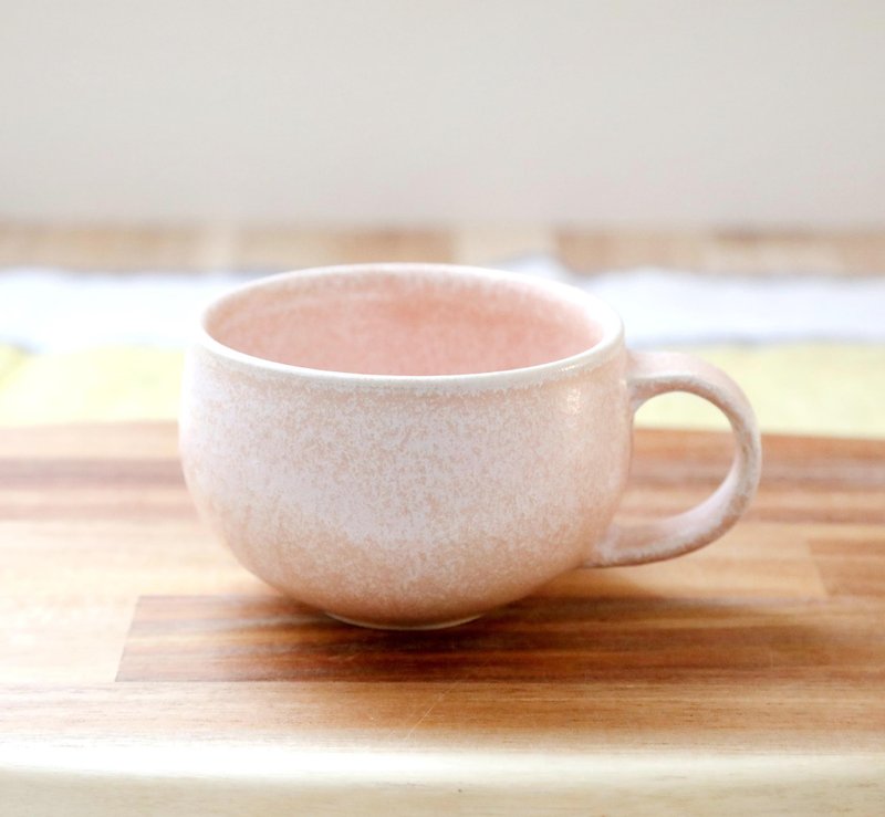 櫻花窯變釉圓潤馬克杯 - 咖啡杯 - 陶 粉紅色