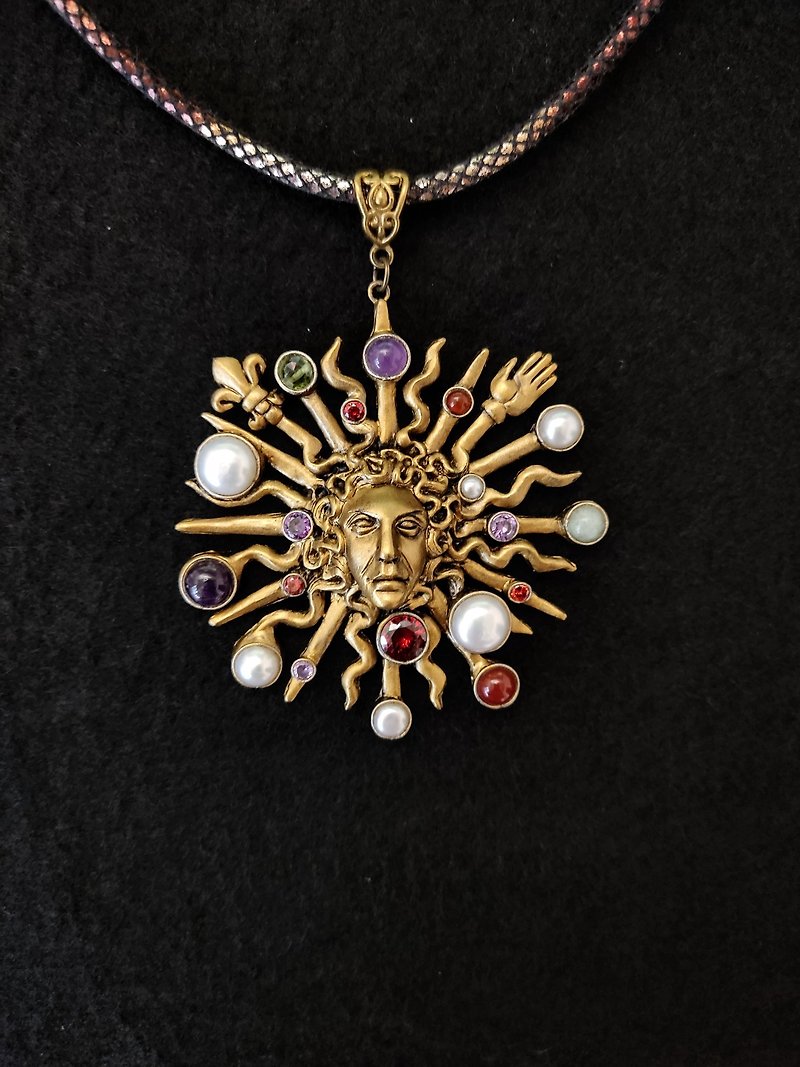 Necklace Sun King  with natural stones and pearls, pendant with pearls - สร้อยคอ - ดินเหนียว สีทอง