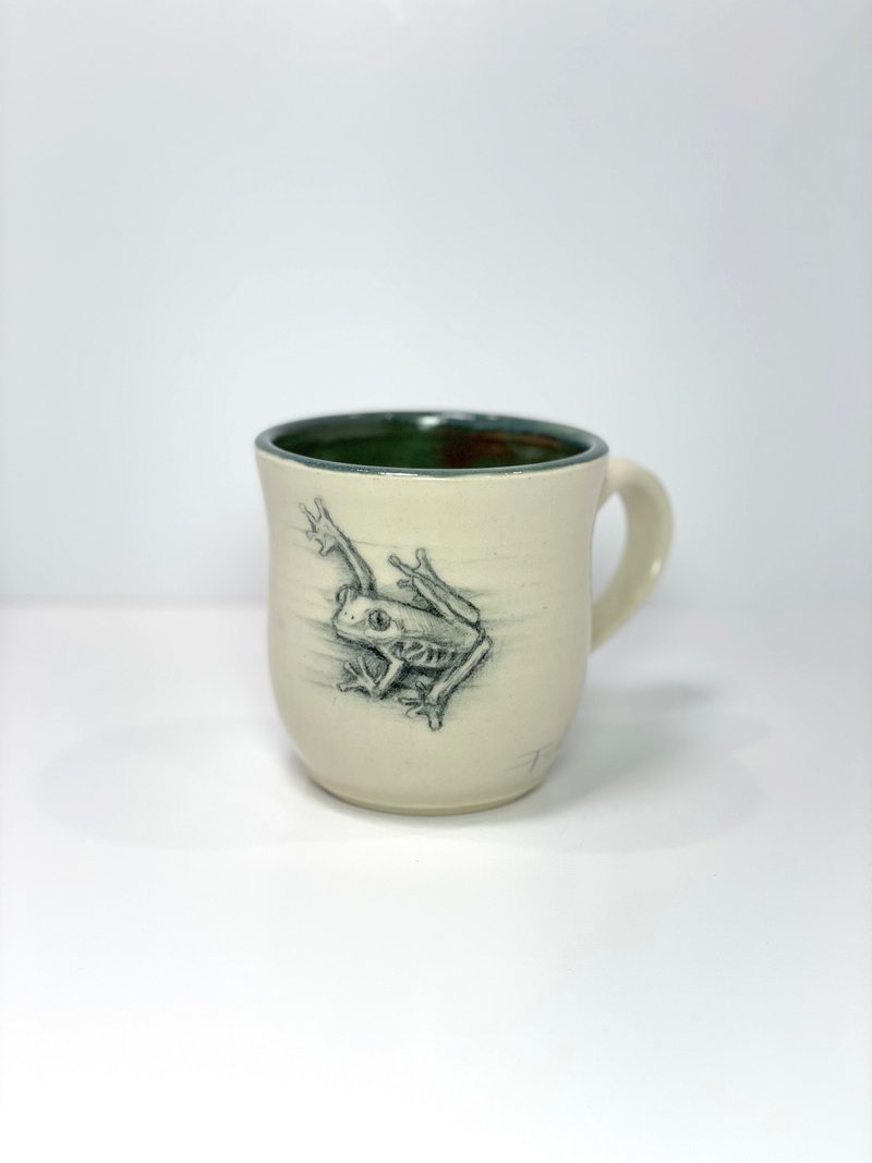 HEITO POTTERY 青蛙手繪 馬克杯 - 咖啡杯/馬克杯 - 陶 多色