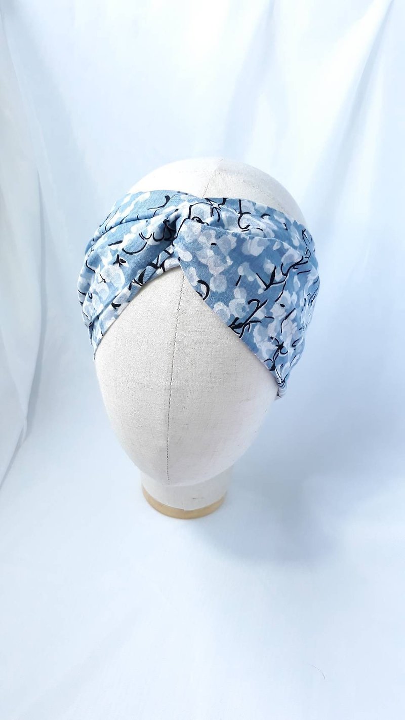 Gray and blue rattan pattern headscarf wide headband