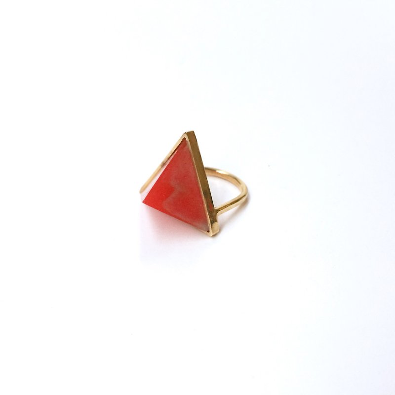 triangle ring red - แหวนทั่วไป - เรซิน สีแดง