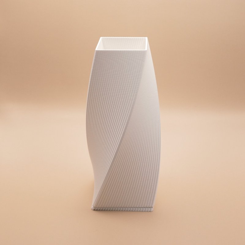 Wabi-Sabi Abstract Vase - เซรามิก - วัสดุอื่นๆ ขาว