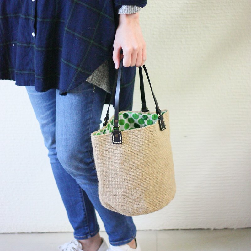 Green bean bag - กระเป๋าถือ - ผ้าฝ้าย/ผ้าลินิน 