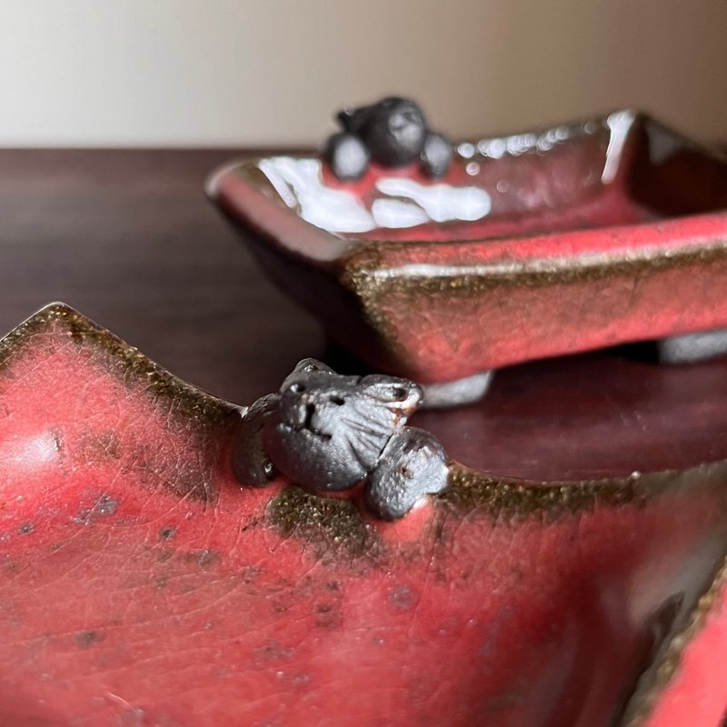 黑貓豆皿 / 銅紅釉 / 陶 - 碟子/醬料碟/醬油碟 - 陶 多色