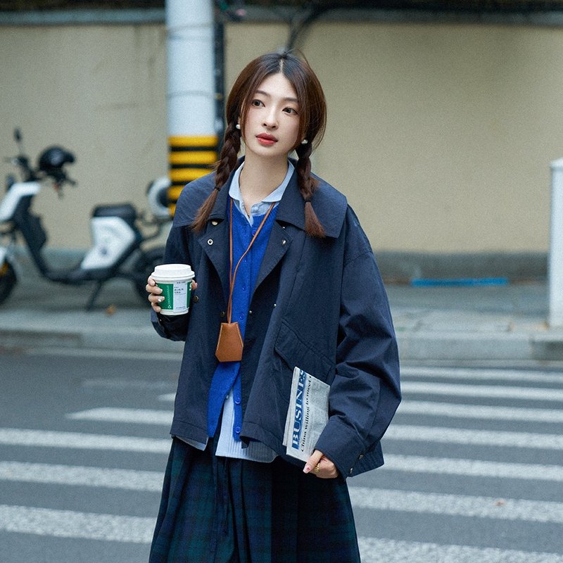 藏青色短風衣|外套|秋款|Sora-1628 - 女大衣/外套 - 棉．麻 