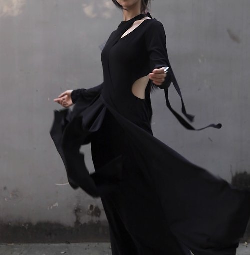 尹太陽 新中式極簡 解構鏤空針織連身裙