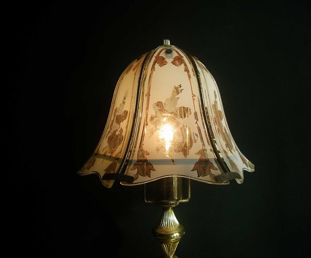 Early Taiwan Made Glass Table Lamp, Old Fashioned Lamp Shades Glass