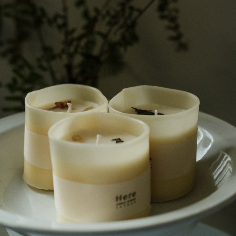 [Christmas Gift Box] Beeswax Hand-Shaped Candles - เทียน/เชิงเทียน - ขี้ผึ้ง สีทอง