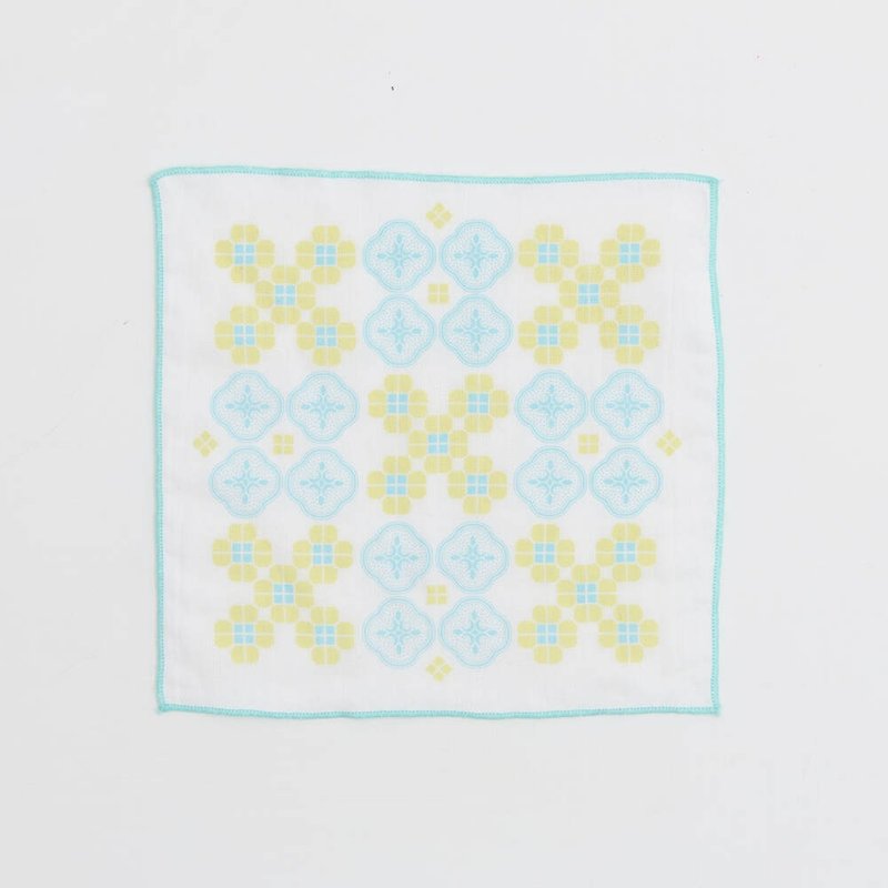 Gauze square scarf/begonia tile/early summer yellow and blue - Towels - Cotton & Hemp Yellow