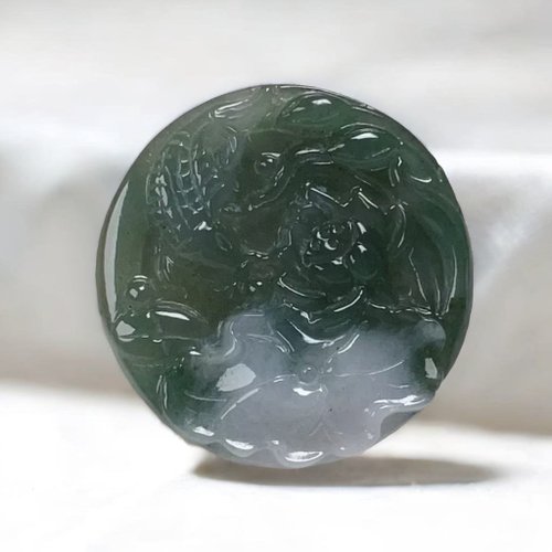 瓔珞翡翠 冰綠翡翠巧雕荷包有魚 | 天然緬甸玉翡翠A貨 | 送禮