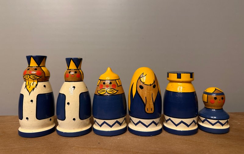 Soviet chess set for kids Matrioshkas, 1970-80 - 桌遊/卡牌 - 木頭 黑色