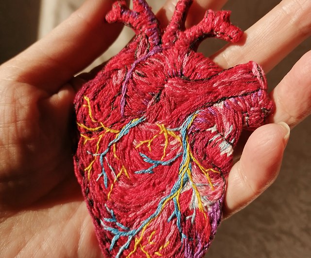 Anatomy Heart, Embroidery brooch, Human heart, Realistic Heart - Shop Cozy  Modern Stitch Brooches - Pinkoi