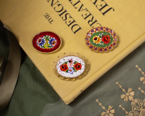 アンティーク象嵌ブローチ　花模様 イタリアアンティーク マイクロ象嵌モザイク 伝統工芸 花柄小判