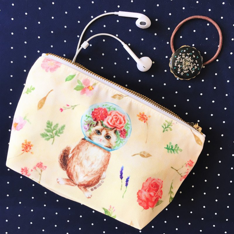 Glass ball cat lady cat cosmetic bag storage bag pencil case - กระเป๋าเครื่องสำอาง - ผ้าฝ้าย/ผ้าลินิน หลากหลายสี