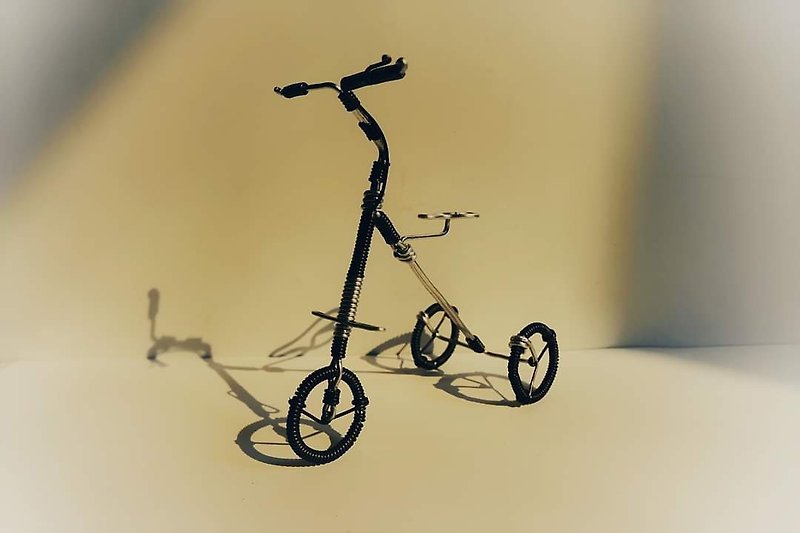 鋁線腳踏車-電動摺疊三輪車/附PVC包裝盒 - 玩偶/公仔 - 鋁合金 