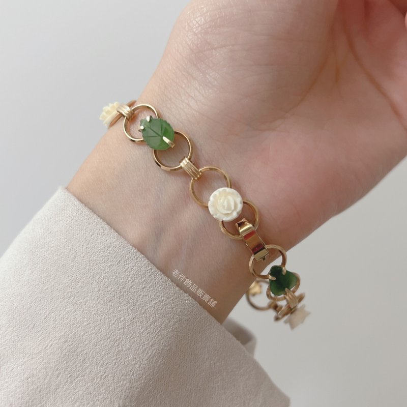 Krementz Antique 14K Gold Plated Ivory Rose Jade Bracelet - สร้อยข้อมือ - เครื่องประดับ สีเขียว