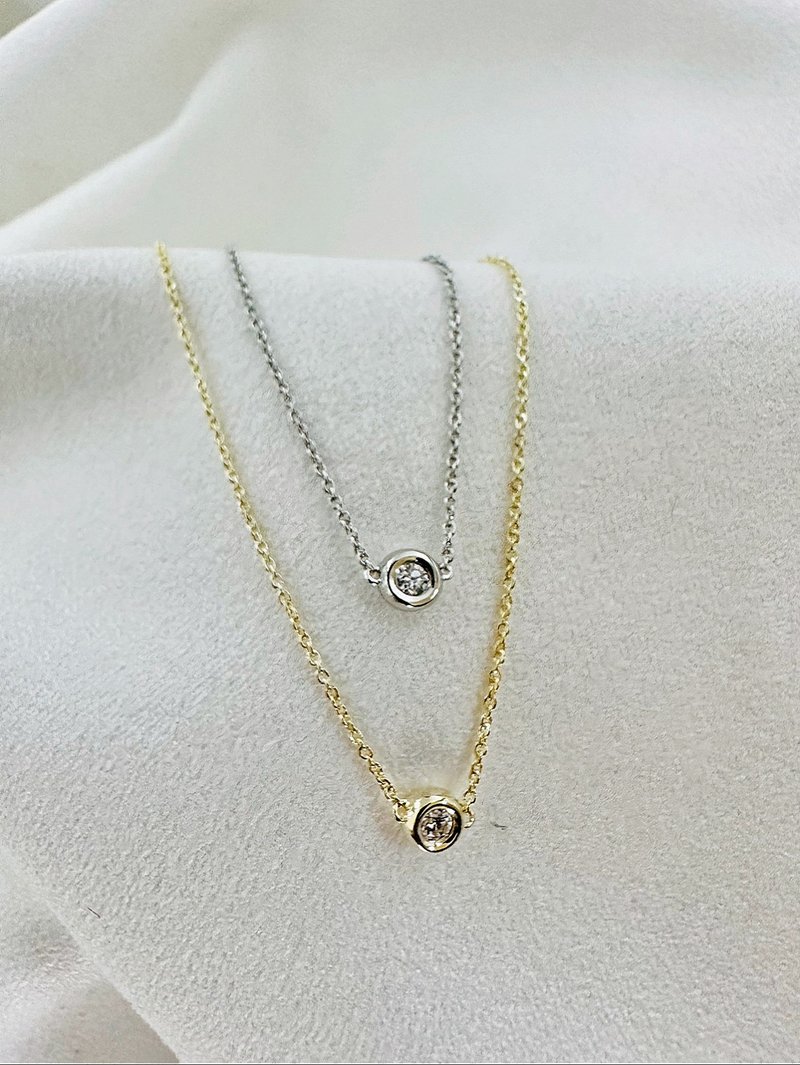 Sleek and elegant cylinder jewelry _ 18K gold _ 0.10 carat _ Diamond necklace _ - Necklaces - Precious Metals 