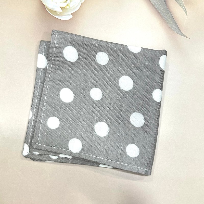Japanese four-layer gauze handkerchief - ผ้าเช็ดหน้า - ผ้าฝ้าย/ผ้าลินิน สีเทา