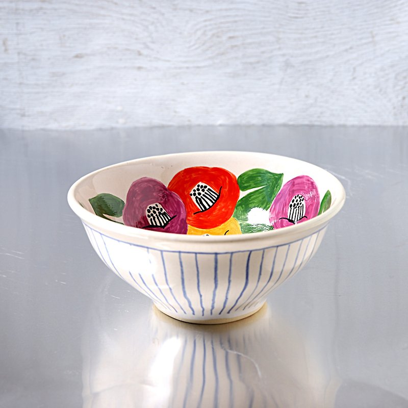 Camellia painted bowl on the inside - Bowls - Pottery Multicolor
