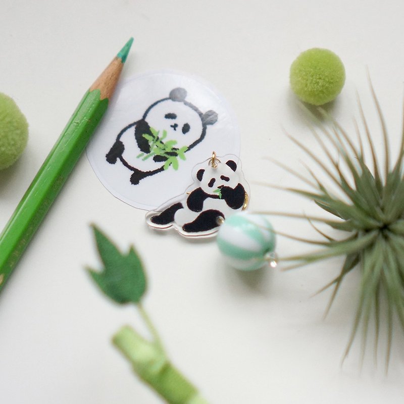 ［獨角森林］啃竹葉熊貓和他的小球 單只耳夾／耳環 - 耳環/耳夾 - 壓克力 