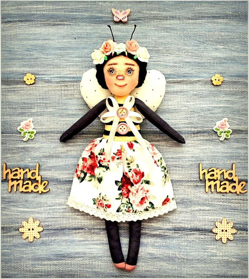 Bee doll, honeybee heirloom doll, wimsical cloth doll, fabric doll, rag doll - 玩偶/公仔 - 棉．麻 多色