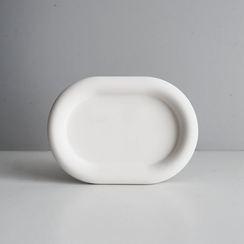 CONCRETE LATTLE 奶霜拿鐵 | 橢圓水泥吸水收納盤・飾品盤 - 居家收納/收納盒/儲物盒 - 石頭 白色