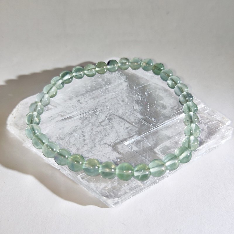 [Customized Products] Green Stone Ice-Permeable Brazilian 8-10mm Bracelet Natural Crystal - สร้อยข้อมือ - คริสตัล สีเขียว