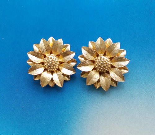 老時光角落 Vintage Jewelry 西洋古董飾品 SARAH COV Satin Patals 夾式耳環