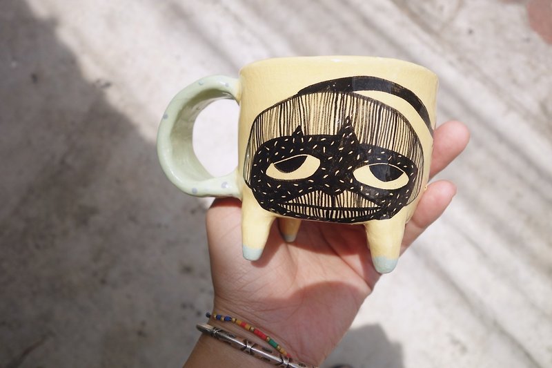 Ceramic mug yellow paint girl face :) - 花瓶/陶器 - 陶 黃色
