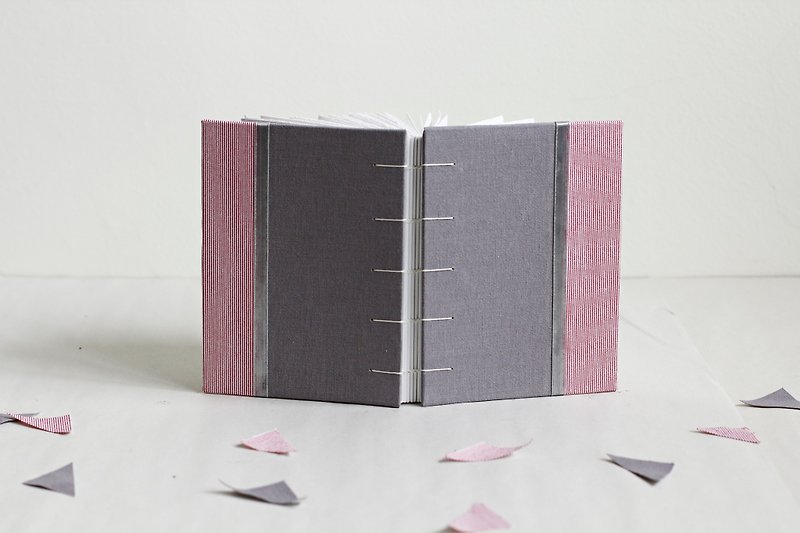 Small Size Hand Bound Notebook - Gray and Pink, Decorated with Ribbon - สมุดบันทึก/สมุดปฏิทิน - กระดาษ สีเทา