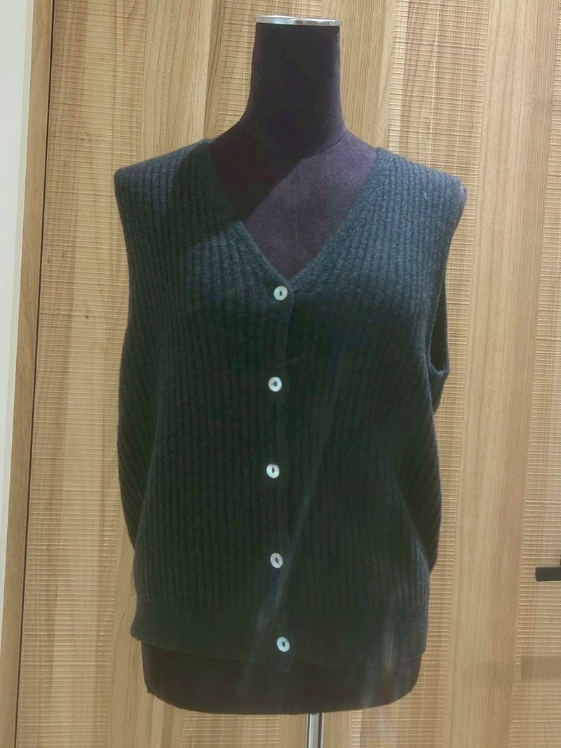 坑條V領開襟背心 - 背心/無袖上衣 - 羊毛 黑色