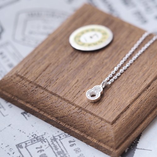 cloud-jewelry Stone 數字 8 ネックレス シルバー925