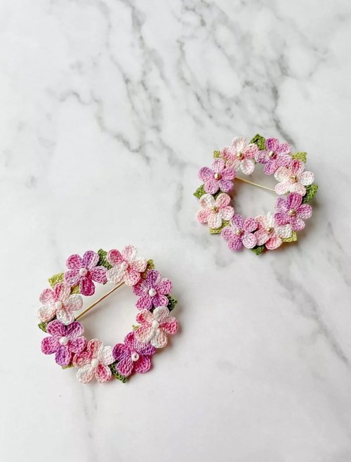 Bouquets Handmade Accessory 手工編織微鈎 漸變粉色系 五瓣小花 胸針 心口針