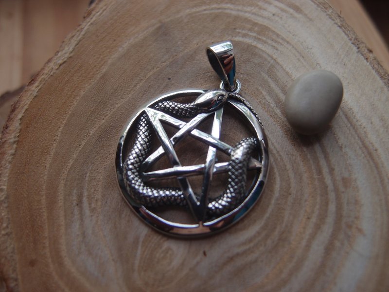 Sterling Silver Pentagram Pentacle Unisex wiccan Pendant necklace with Snake - สร้อยคอ - เงินแท้ สีเงิน