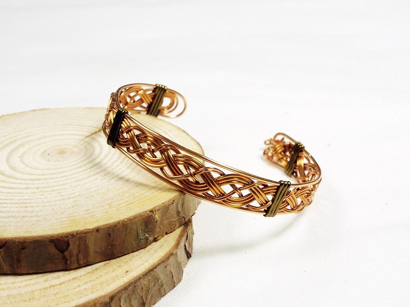 Bronze braided bracelet - สร้อยข้อมือ - โลหะ 