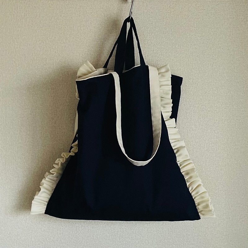 2way frilled tote bag with a slipped handle [Color scheme order possible] Cotton - กระเป๋าถือ - ผ้าฝ้าย/ผ้าลินิน หลากหลายสี