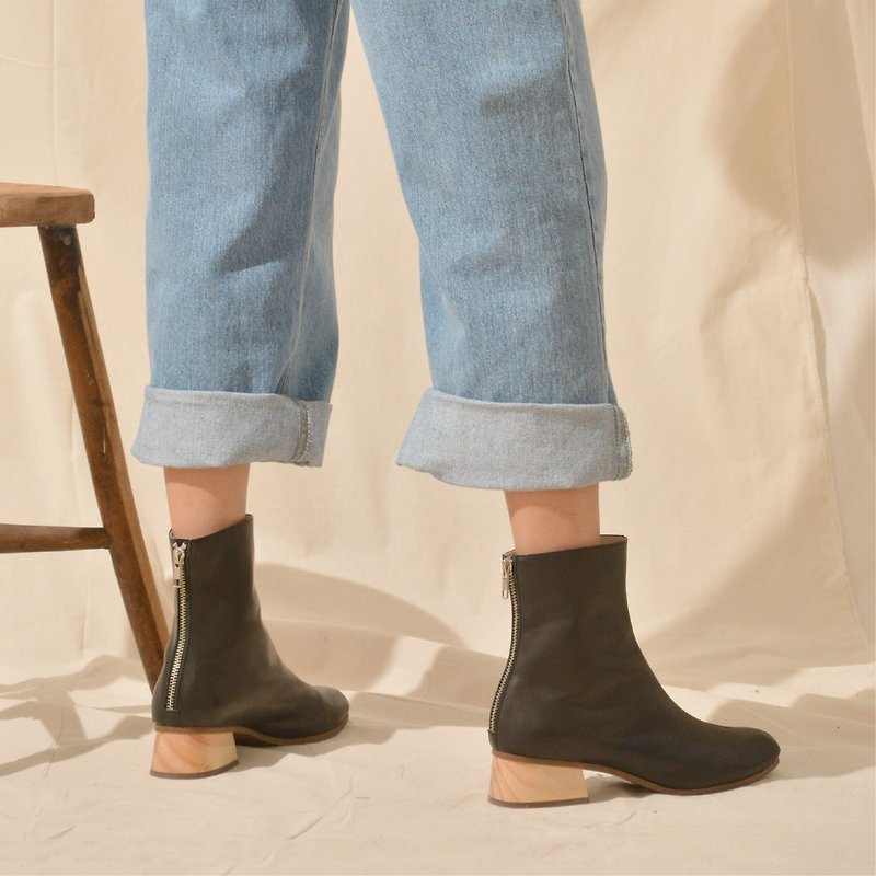 Square Toe Boots BN01 Black-Log - รองเท้าบูทสั้นผู้หญิง - หนังแท้ สีนำ้ตาล