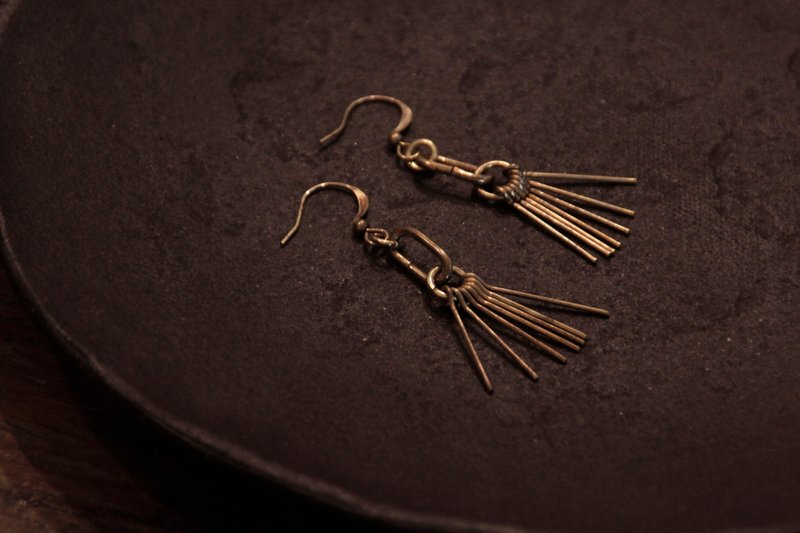 Oval simple tassel earrings - Earrings & Clip-ons - Copper & Brass Gold