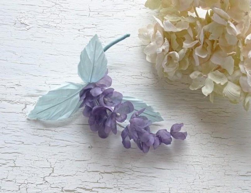 Lilac branch corsage (purple) - Brooches - Cotton & Hemp Purple