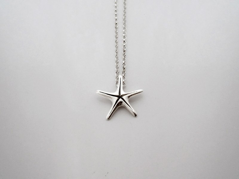 Animal Kingdom Series Small Starfish Pendant 16-inch Chain (Solid/No Plating) - Necklaces - Other Metals 